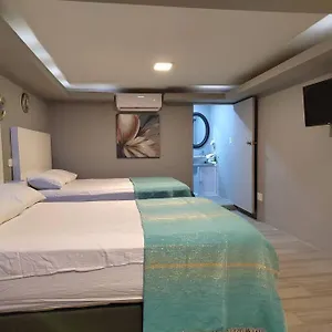 https://10th-ave-suite.quintano-roohotels.com