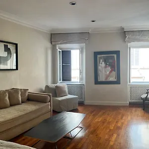 https://love-nest-in-the-heart-of-rome.it-romehotels.com